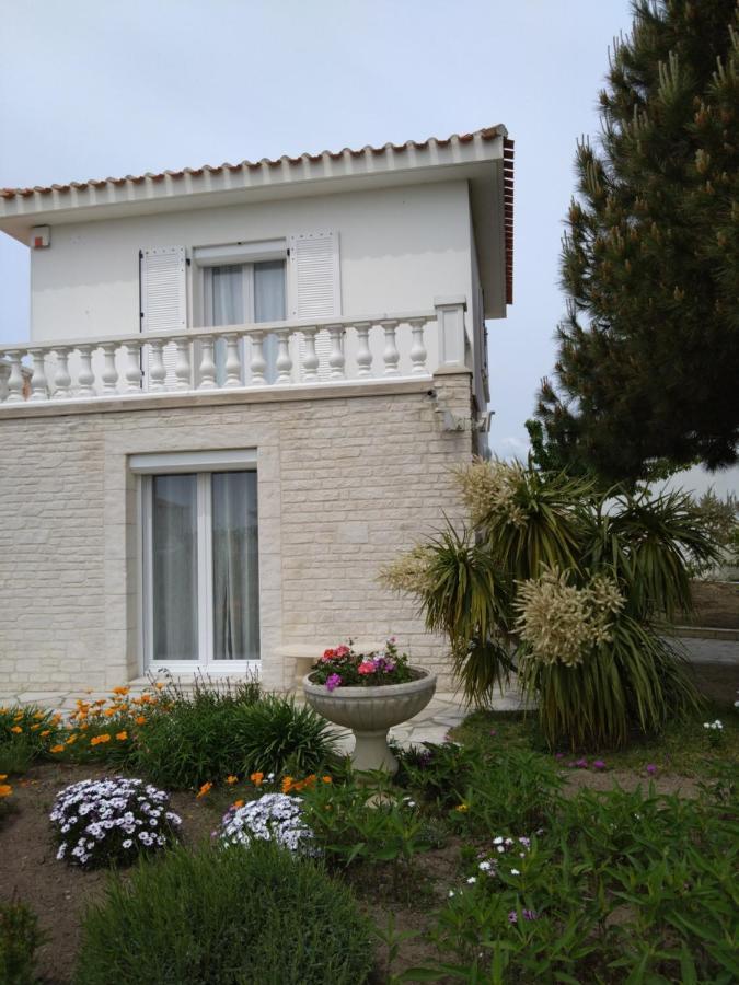Maison Avec Jardin Prive 圣伊莱尔·德列 外观 照片